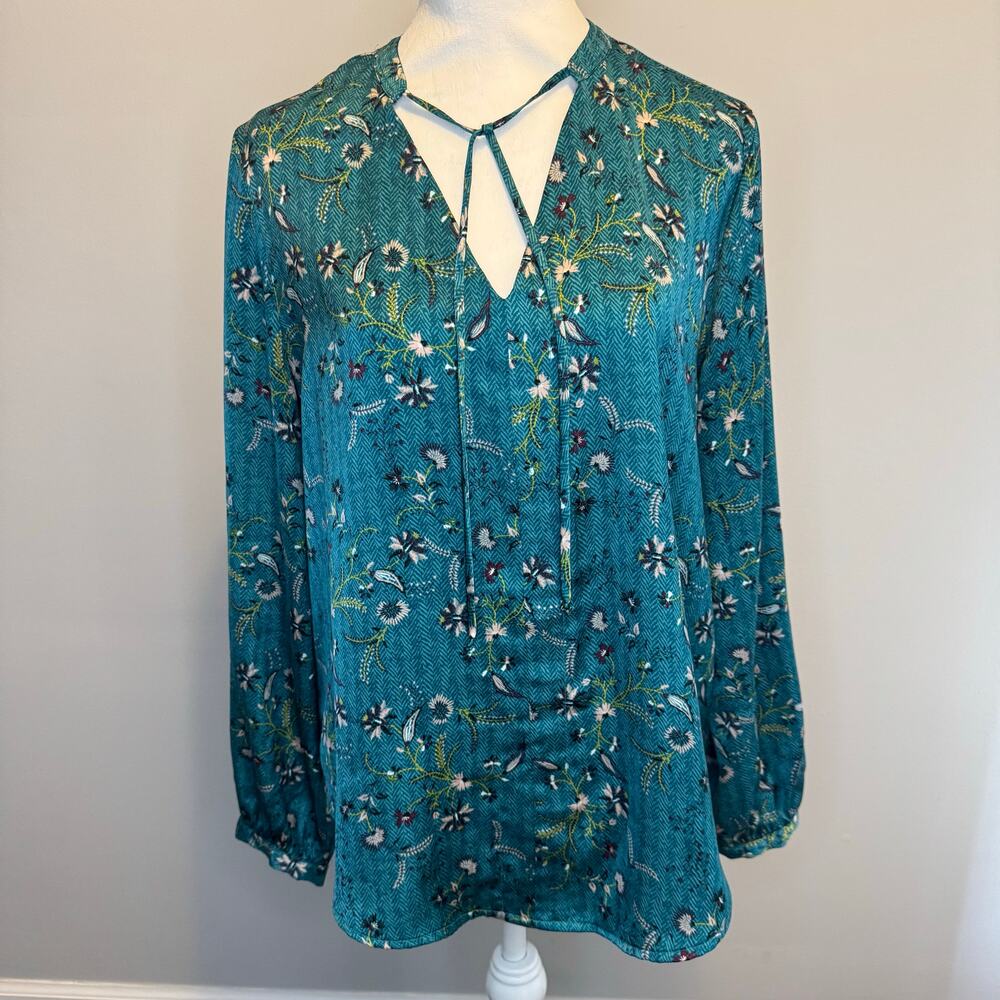 Liz Claiborne size MEDIUM teal green floral pullover v-neck string ties